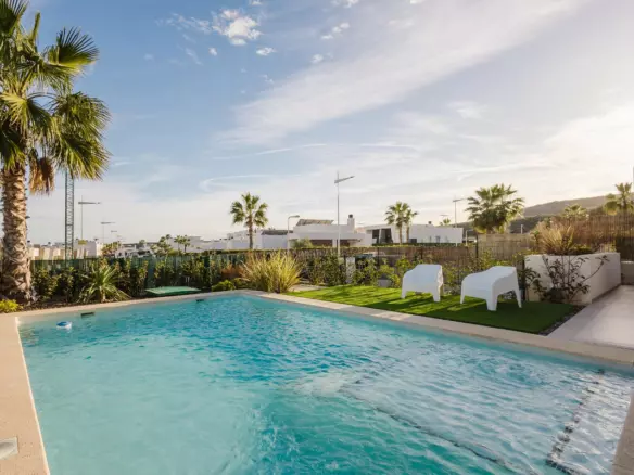 4-bedroom Villa In Algorfa, Spain (362 M²)