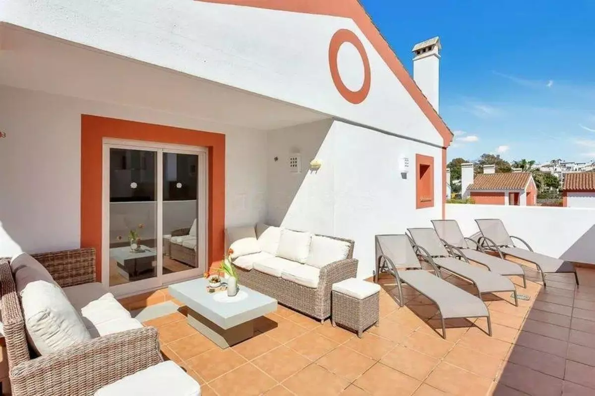 3-bedroom Apartment In Estepona, Spain (115 M²)