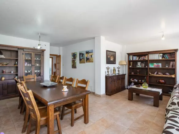 6-bedroom Villa In Torrevieja, Spain (375 M²)