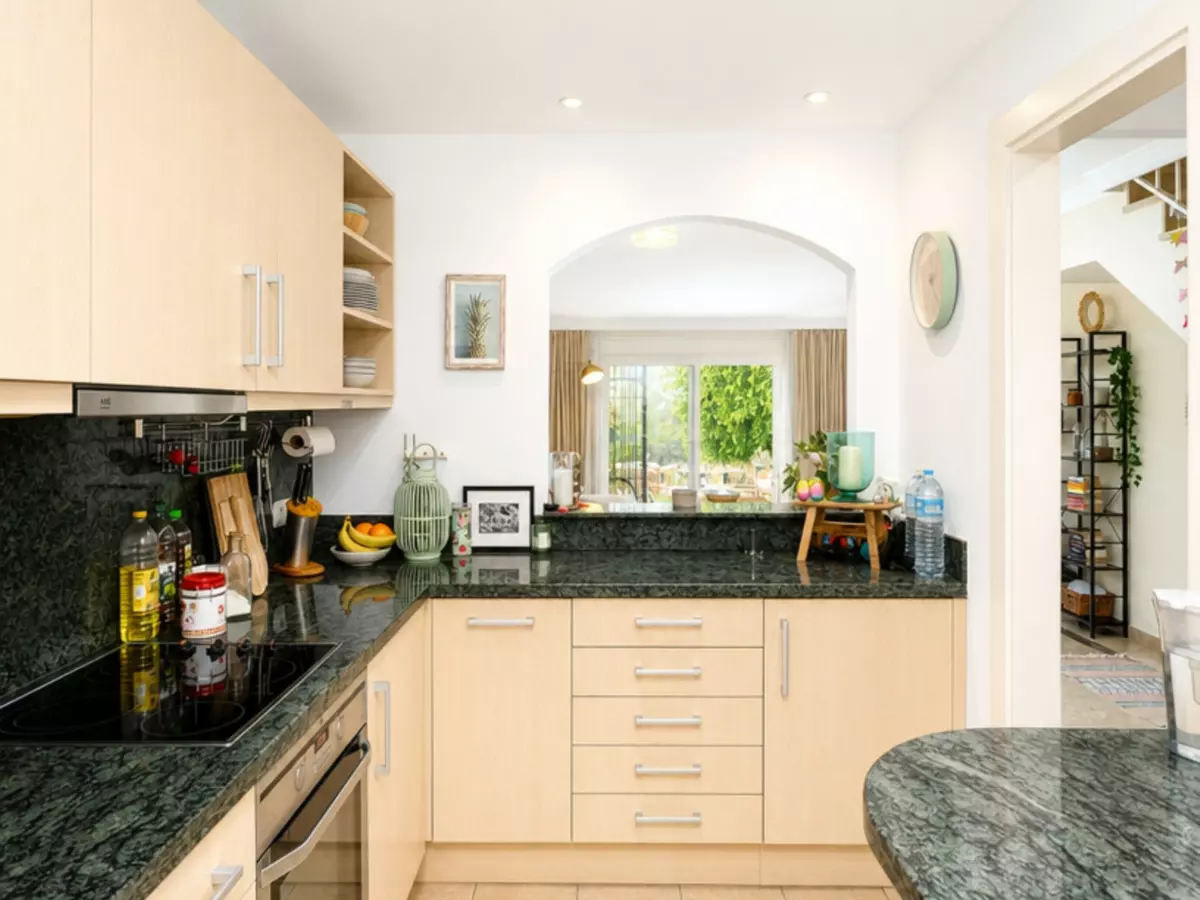 2-bedroom Villa In Estepona, Spain (140 M²)