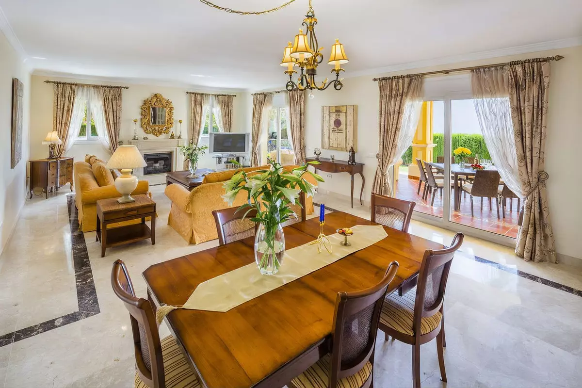 4-bedroom Villa In Marbella, Spain (404 M²)