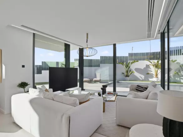 3-bedroom Villa In Benidorm, Spain (227 M²)