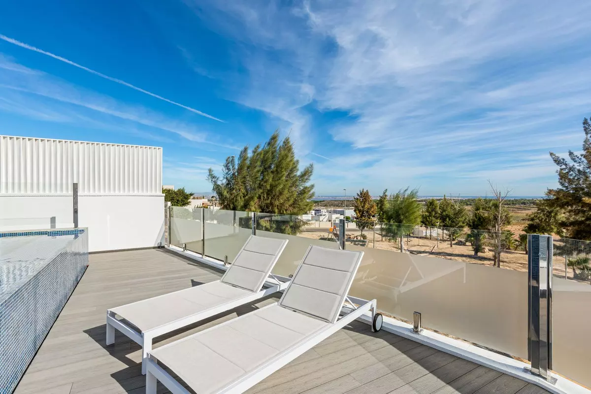 4-bedroom Villa In San Miguel De Salinas, Spain (272 M²)