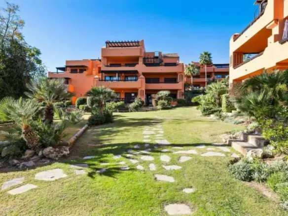 2-bedroom Apartment In Estepona, Spain (90 M²)