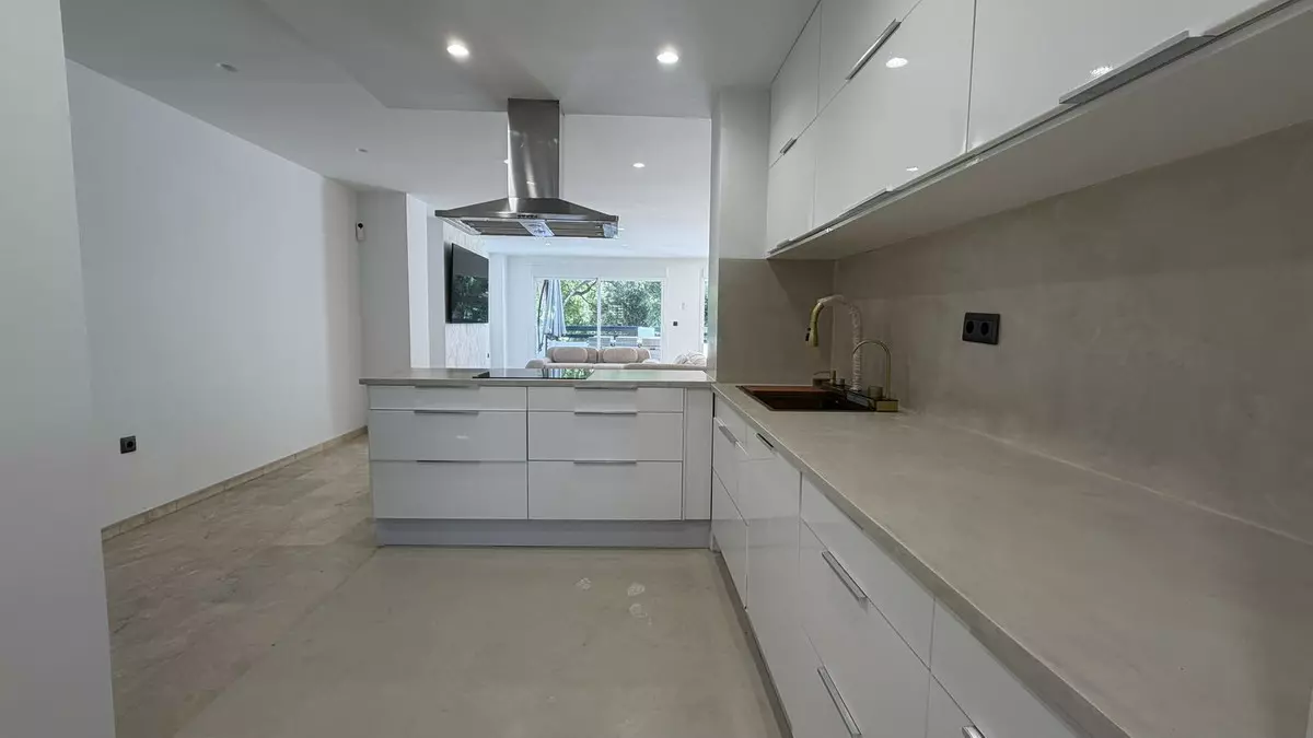 3-bedroom Apartment In Marbella, Spain (223 M²)