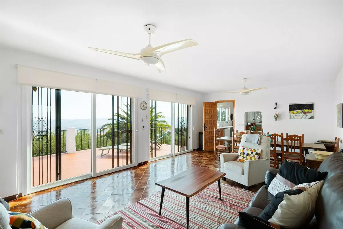 4-bedroom Villa In Mijas, Spain (269 M²)