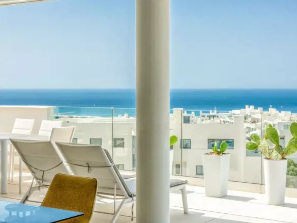 3-bedroom Apartment In Fuengirola, Spain (123 M²)