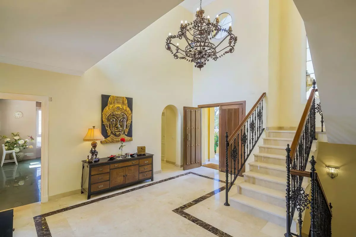 4-bedroom Villa In Marbella, Spain (404 M²)