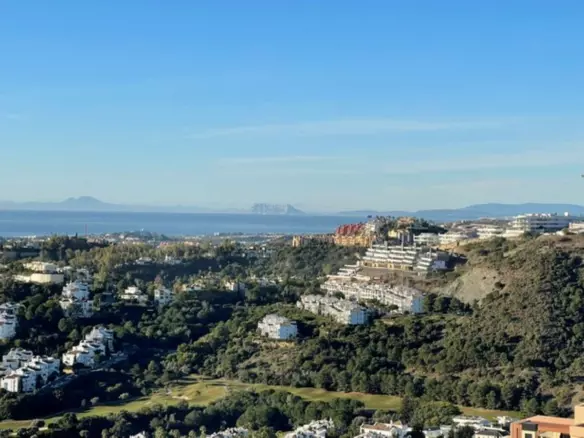 3-bedroom Apartment In Benahavis, Spain (158 M²)