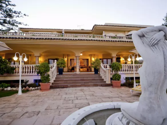 6-bedroom Villa In Marbella, Spain (1.440 M²)