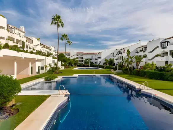 3-bedroom Apartment In Estepona, Spain (145 M²)