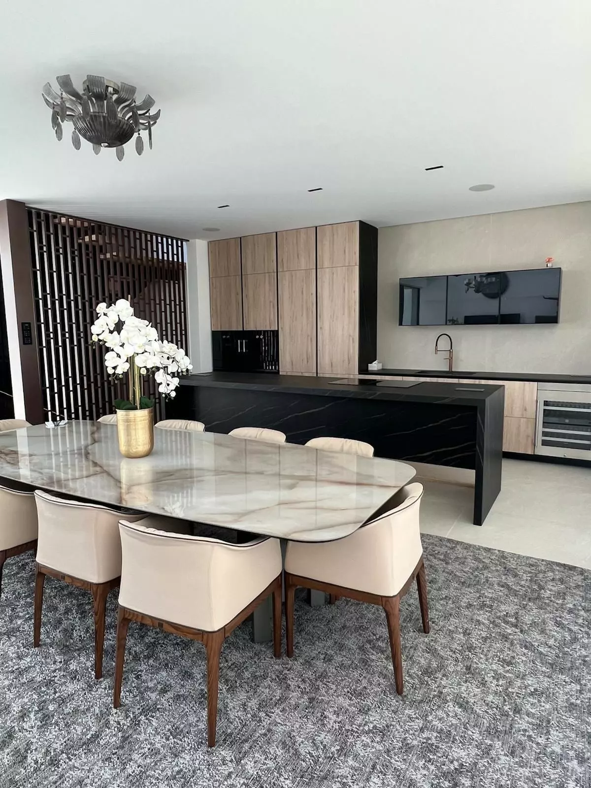4-bedroom Villa In Marbella, Spain (445 M²)
