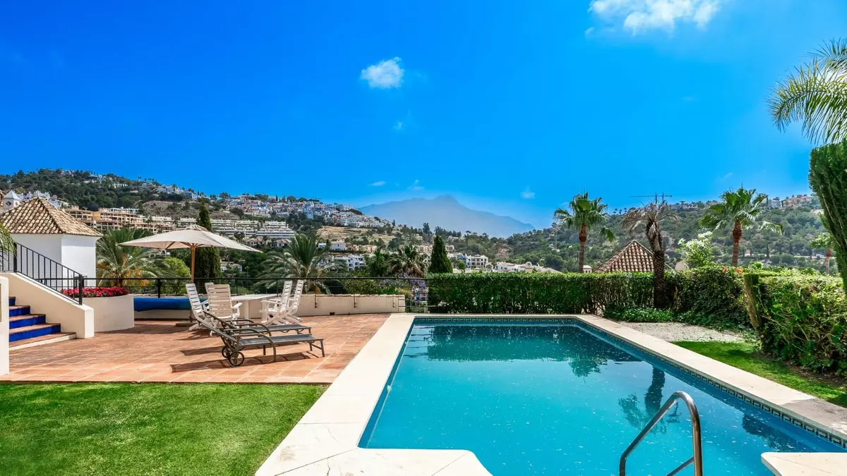 4-bedroom Villa In Benahavis, Spain (396 M²)