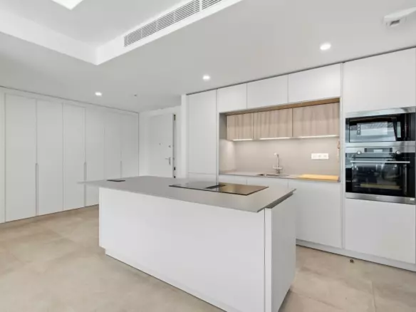 2-bedroom Apartment In Fuengirola, Spain (124 M²)