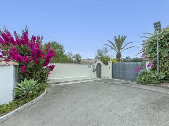 3-bedroom Villa In Estepona, Spain (287 M²)