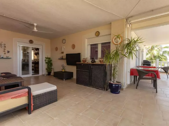 5-bedroom Villa In Algorfa, Spain (272 M²)