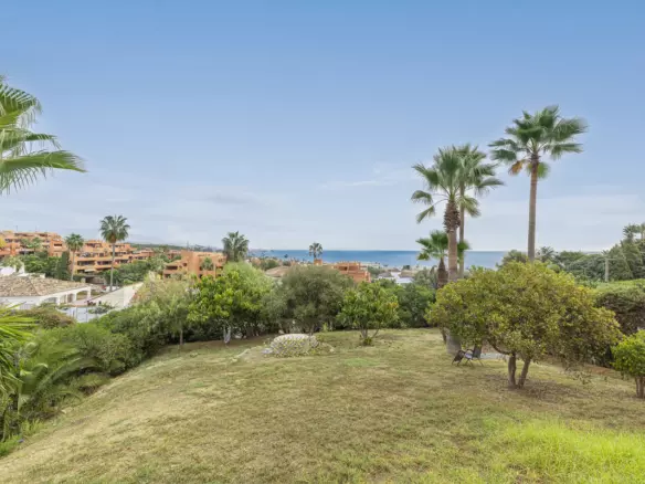 3-bedroom Villa In Estepona, Spain (287 M²)