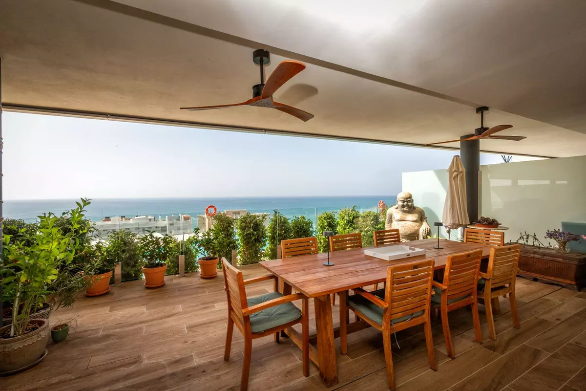 3-bedroom Apartment In Fuengirola, Spain (227 M²)
