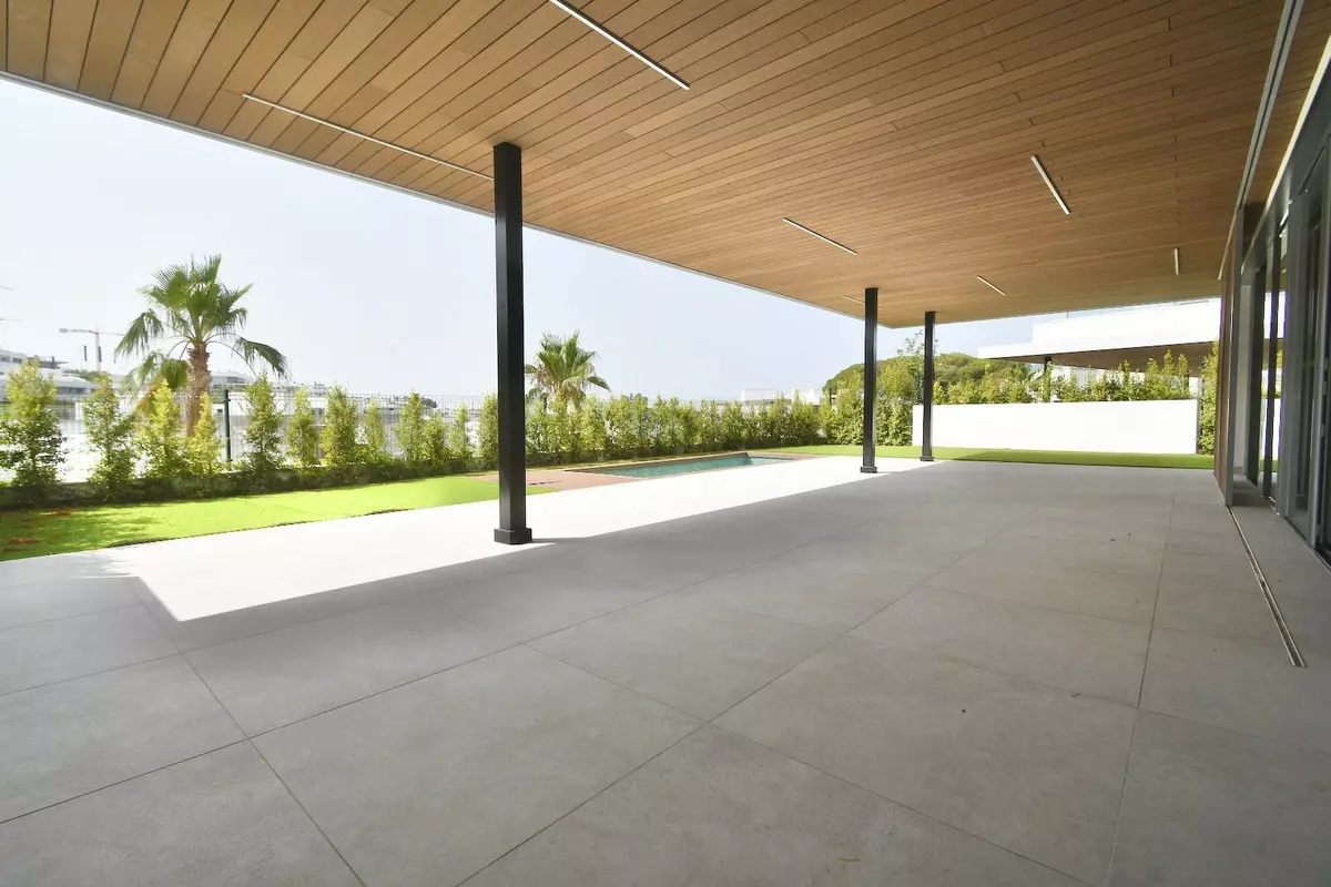 4-bedroom Apartment In Marbella, Spain (205 M²)