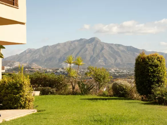 3-bedroom Apartment In Benahavis, Spain (128 M²)