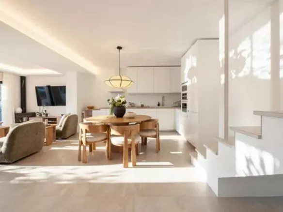4-bedroom Villa In Fuengirola, Spain (168 M²)