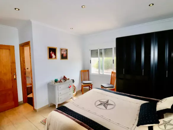 4-bedroom Villa In Albatera, Spain (198 M²)