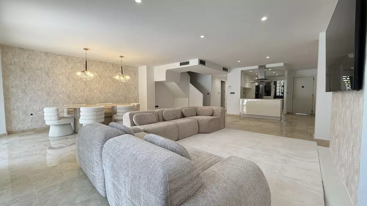 3-bedroom Apartment In Marbella, Spain (223 M²)