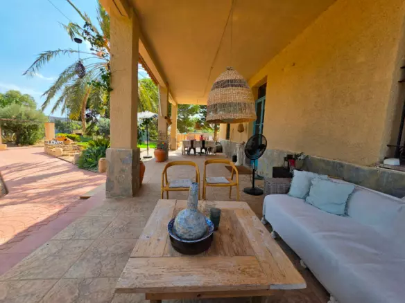 6-bedroom Country House In Elche, Spain (738 M²)