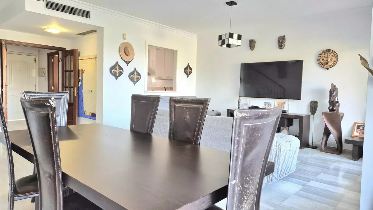 3-bedroom Villa In Alhaurín El Grande, Spain (242 M²)