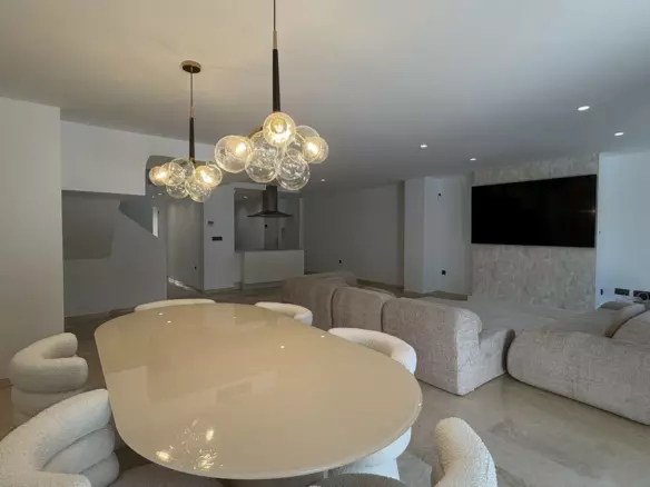 3-bedroom Apartment In Marbella, Spain (223 M²)