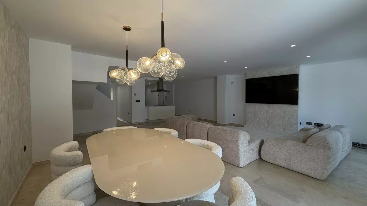 3-bedroom Apartment In Marbella, Spain (223 M²)