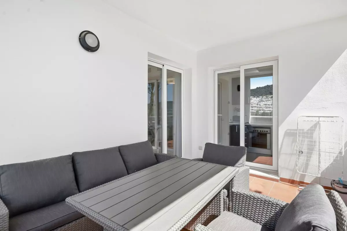 2-bedroom Apartment In Estepona, Spain (86 M²)