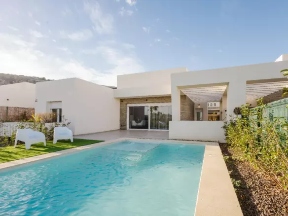 4-bedroom Villa In Algorfa, Spain (362 M²)