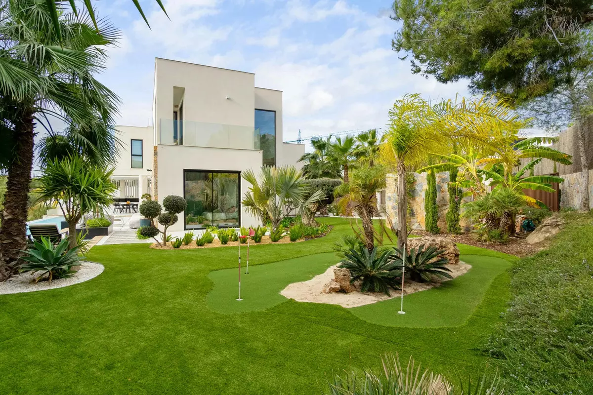 4-bedroom Villa In Orihuela, Spain (550 M²)