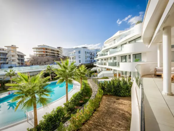 3-bedroom Apartment In Fuengirola, Spain (145 M²)