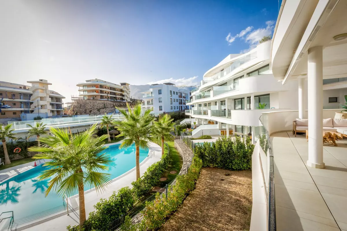 3-bedroom Apartment In Fuengirola, Spain (145 M²)