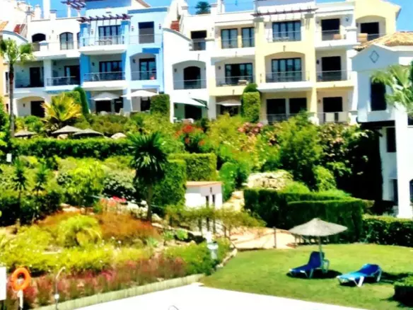 3-bedroom Apartment In Benahavis, Spain (108 M²)