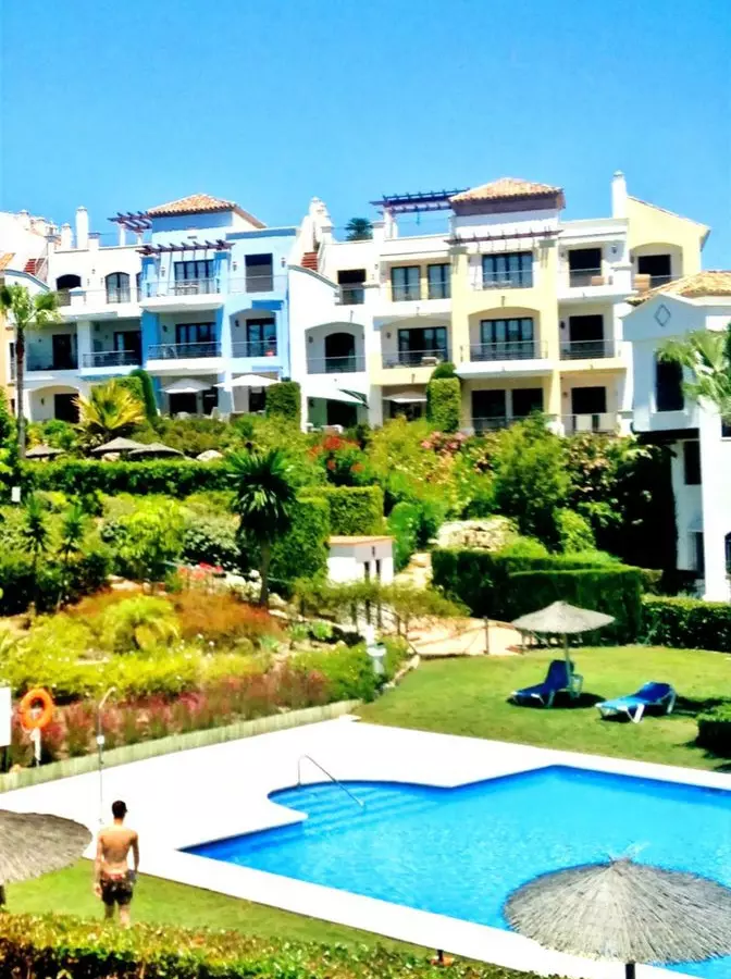 3-bedroom Apartment In Benahavis, Spain (108 M²)
