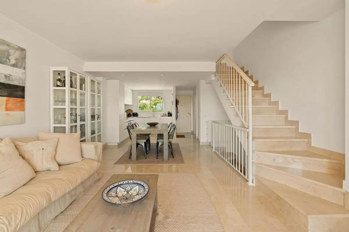 3-bedroom Town House In Estepona, Spain (165 M²)