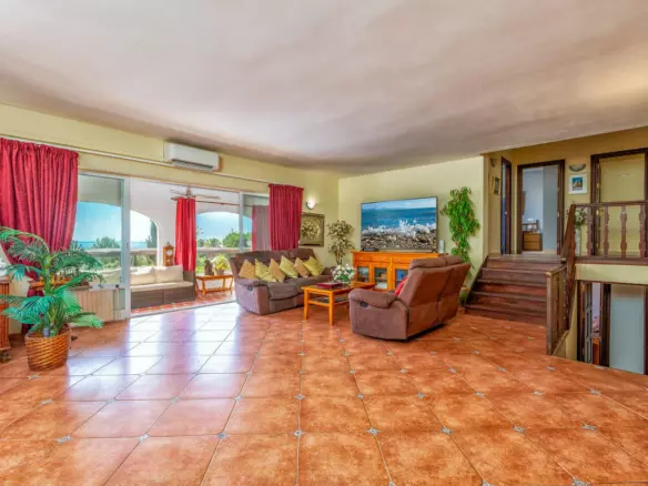 6-bedroom Villa In Mijas, Spain (279 M²)