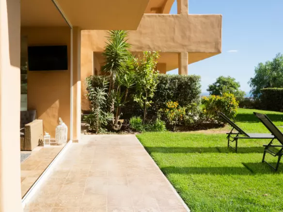 3-bedroom Apartment In Benahavis, Spain (128 M²)