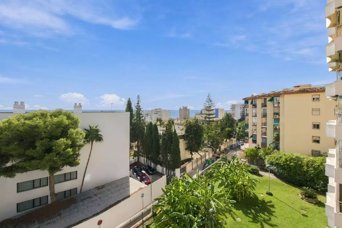4-bedroom Apartment In Torremolinos, Spain (135 M²)