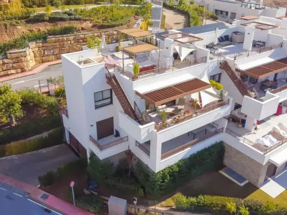 3-bedroom Apartment In Istan, Spain (140 M²)