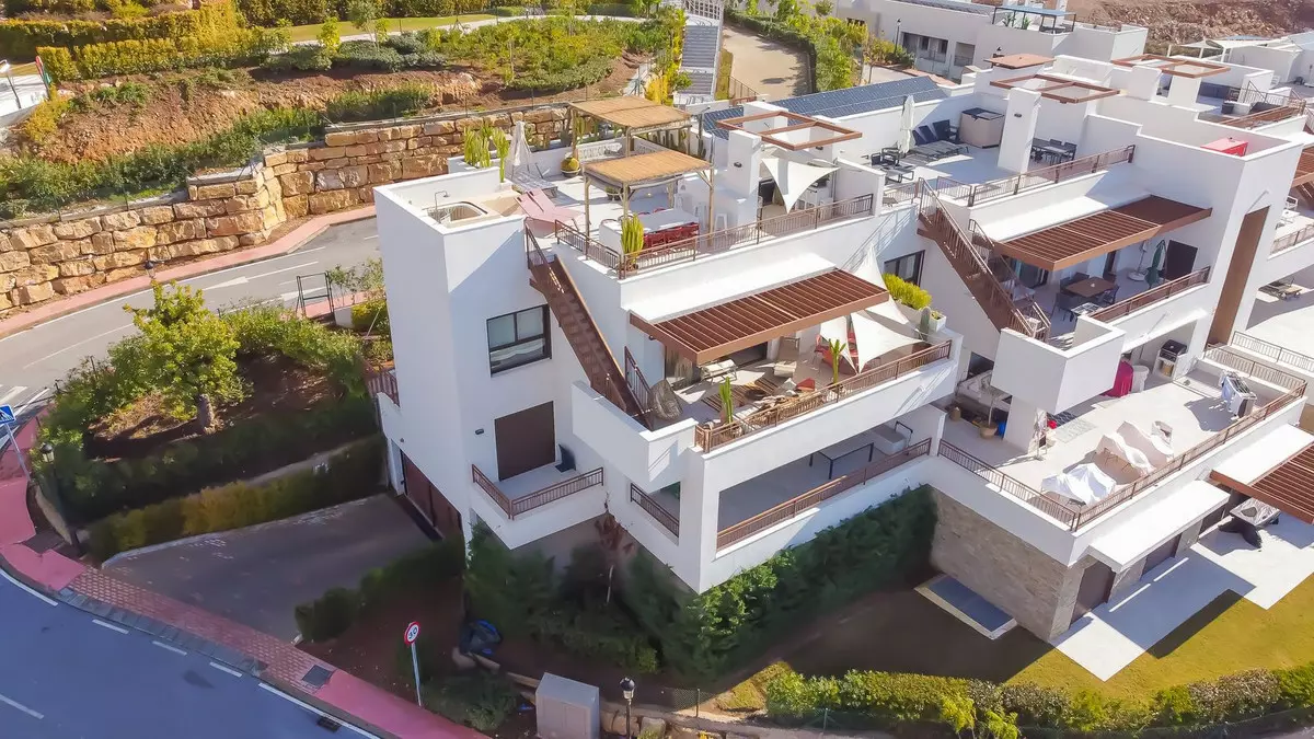 3-bedroom Apartment In Istan, Spain (140 M²)