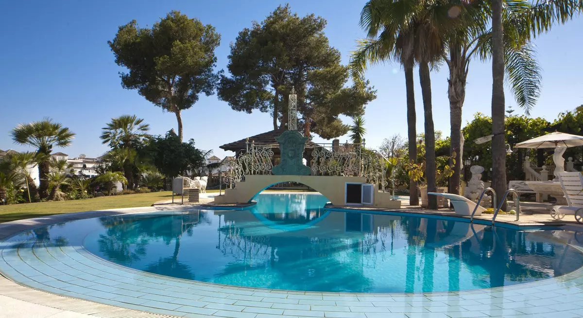 6-bedroom Villa In Marbella, Spain (1.440 M²)