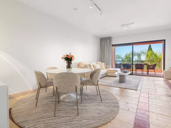 2-bedroom Apartment In Benahavis, Spain (140 M²)