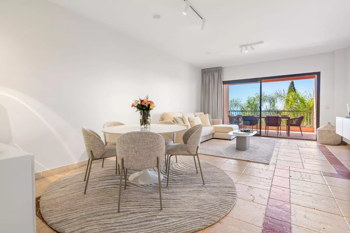 2-bedroom Apartment In Benahavis, Spain (140 M²)