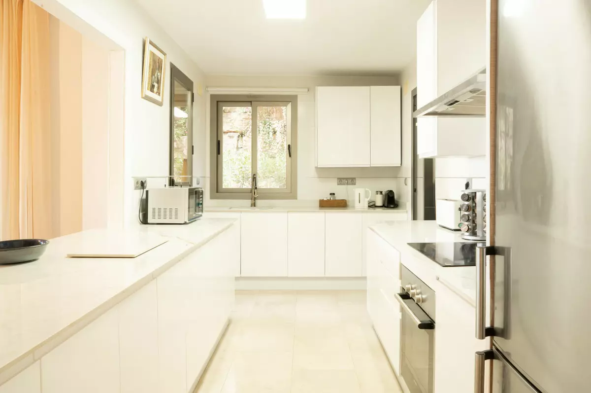 3-bedroom Apartment In Benahavis, Spain (128 M²)