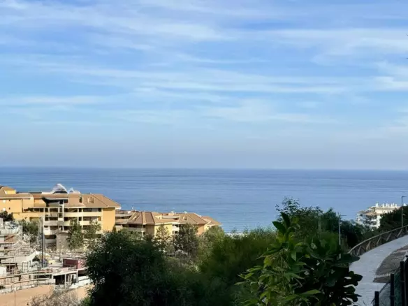 2-bedroom Apartment In Fuengirola, Spain (115 M²)