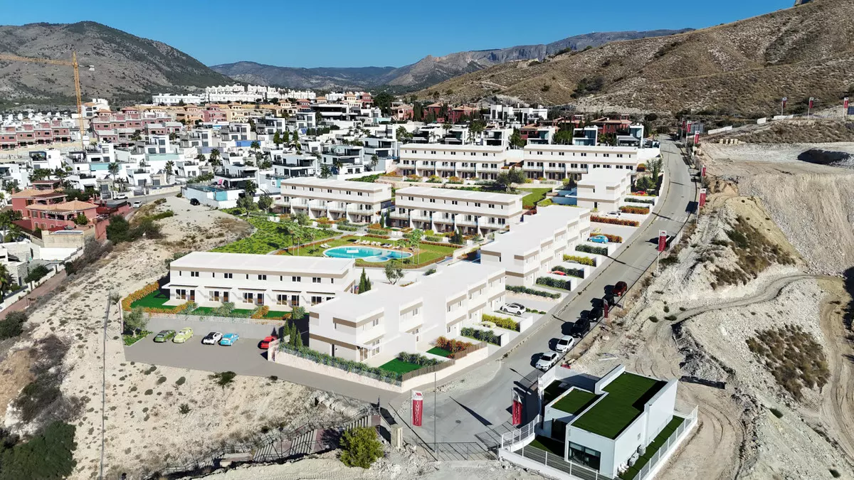 3-bedroom Town House In Finestrat, Spain (176 M²)